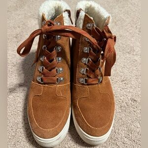 Steve Madden camel size 8 wedges - worn a handful
Of times!